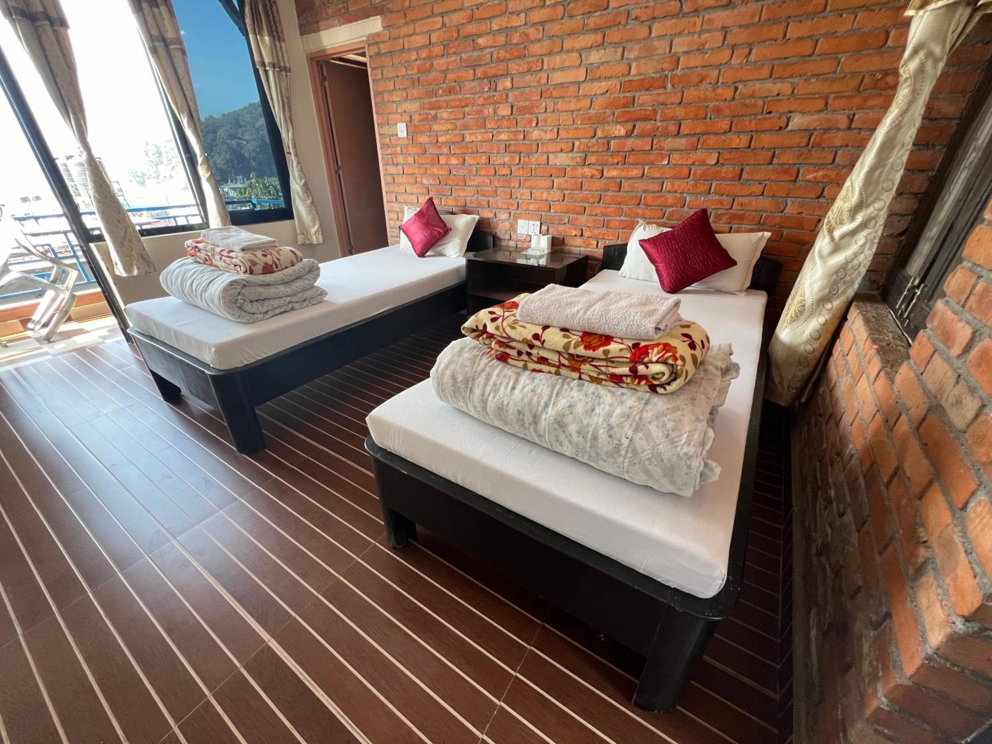 Little Pilgrim Family Lodge Pokhara Exterior photo